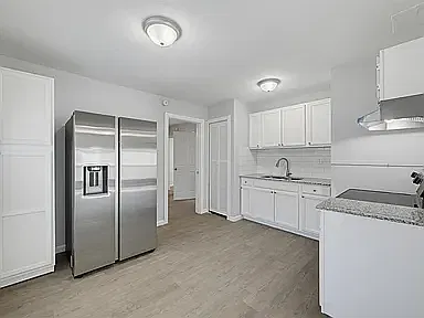 300 Emma St — Photo 4