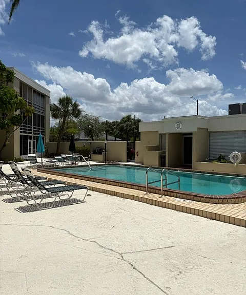 2302 S Manhattan Ave #215 — Photo 20