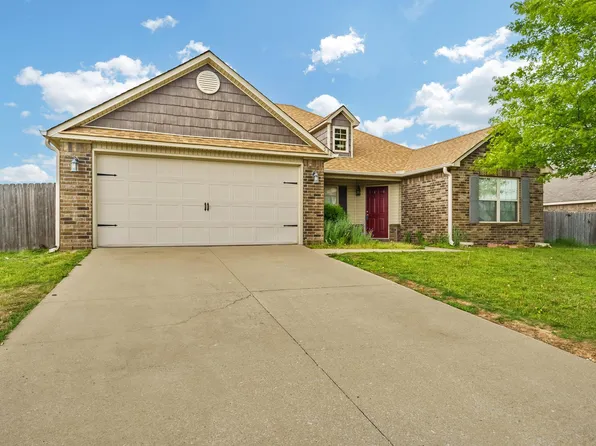 530 Lasso Ln, Centerton, AR 72719