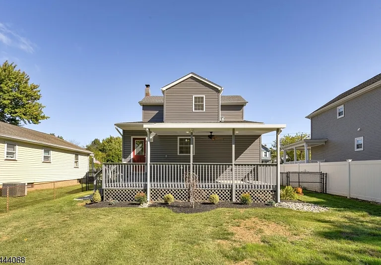 118 Bartine St — Photo 25