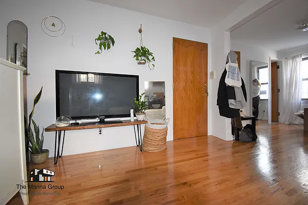 Rented by Bold New York | media 30