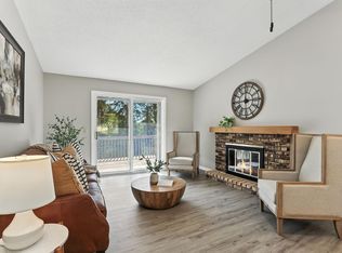 9188 Neill Lake Rd, Eden Prairie, MN 55347