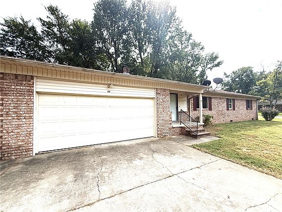 4th image of 400 N Fairbanks Ave