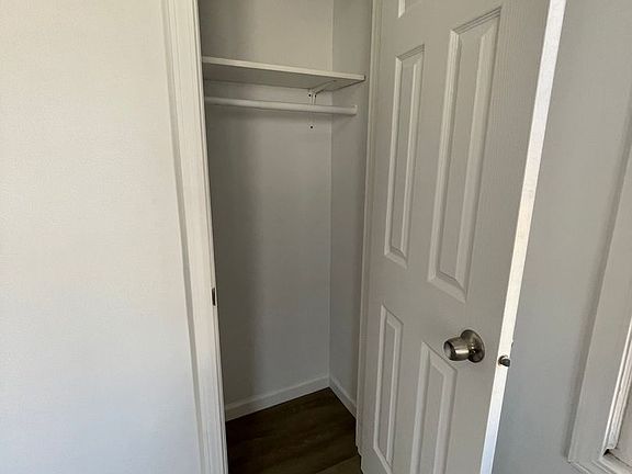5th image of 2218 W Olive St