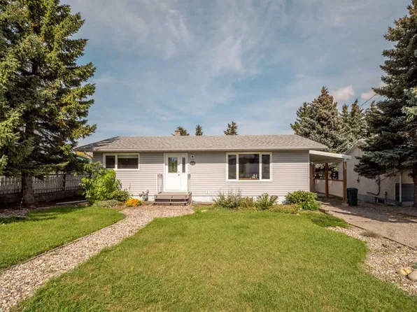 809 S Hyde St, Pincher Creek, AB T0K 1W0