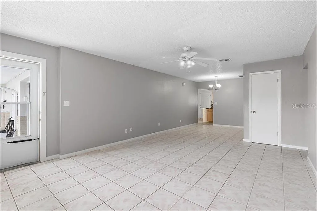 2 bed, 2.0 bath, 1170 sqft, $1,600 — Photo 3