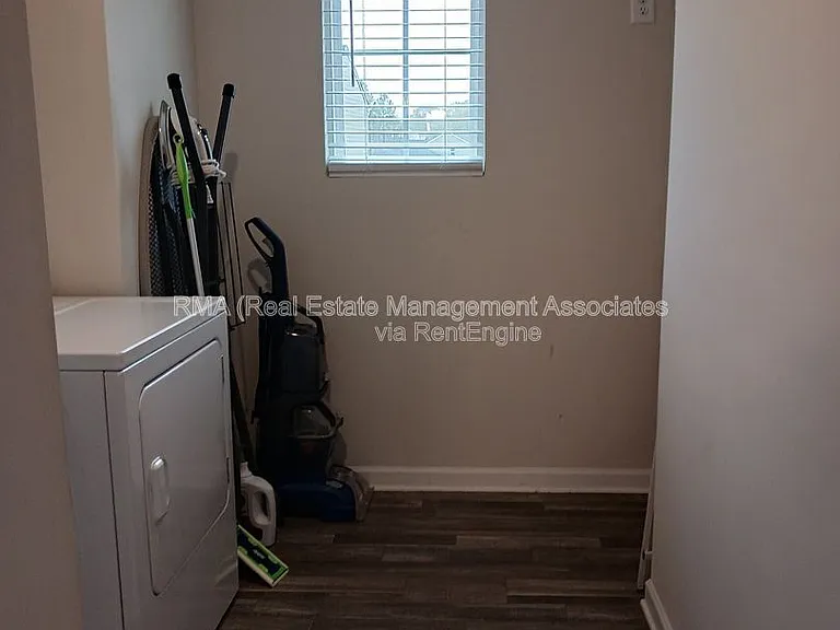 141 Catalpa Rd — Photo 14
