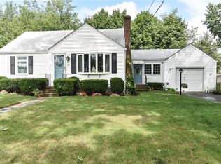 55 Oakdale St, Warwick, RI 02888