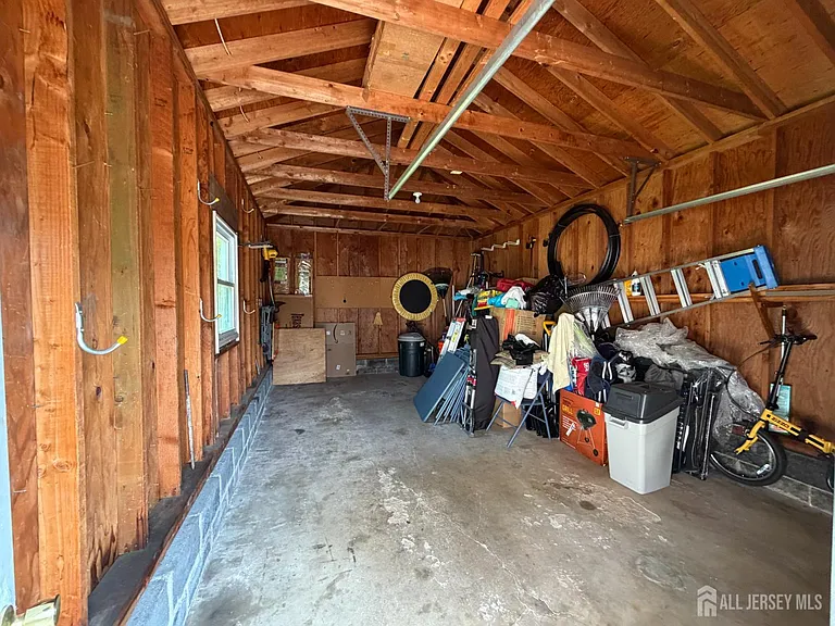 830 2nd St — Photo 29