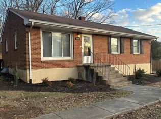 5316 Starkey Rd, Roanoke, VA 24018