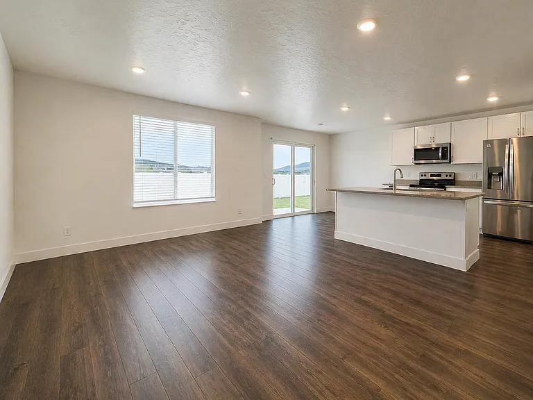 983 W Fox Run Ave — Photo 5