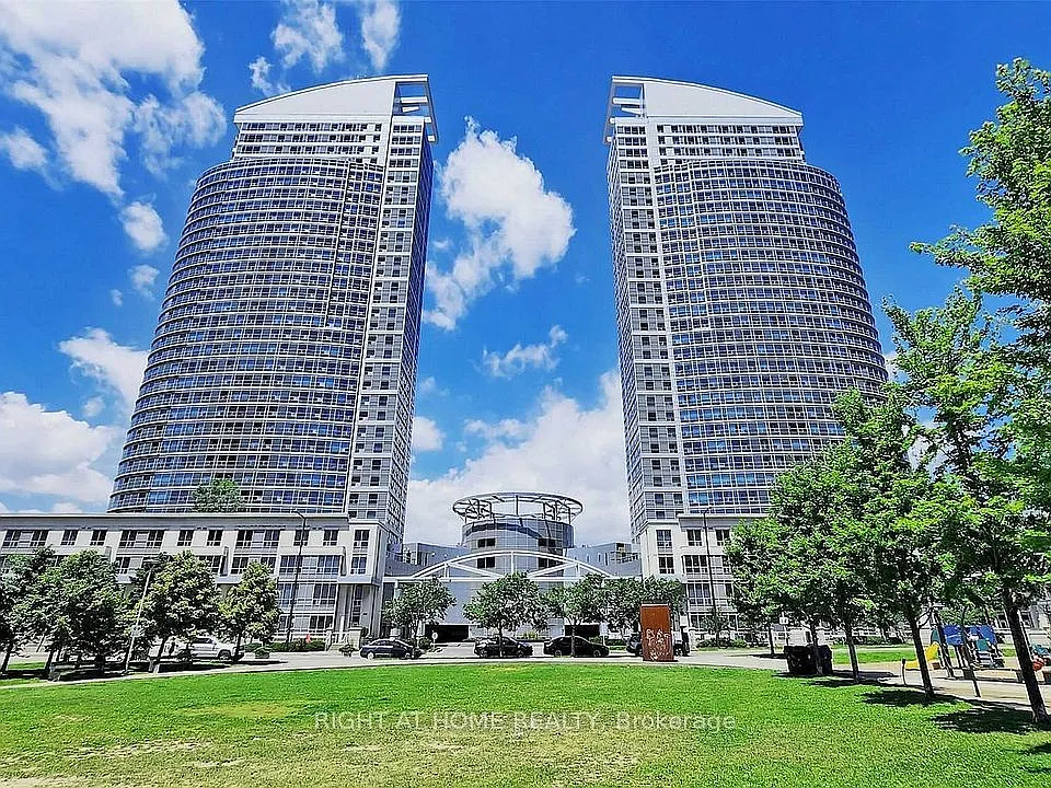 36 Lee Centre Dr #1615