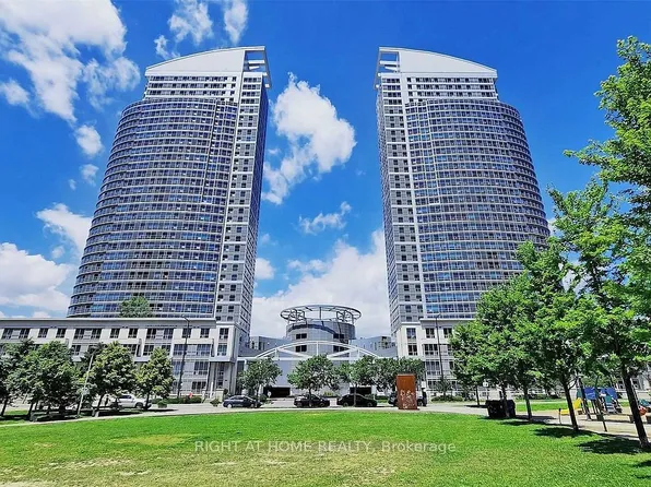 36 Lee Centre Dr, Toronto, ON