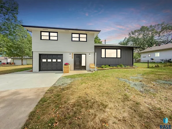 1308 N Williams Ave, Sioux Falls, SD 57104