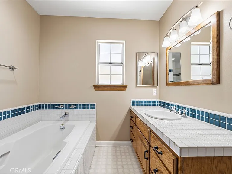 9141 Wheatland Ave — Photo 49