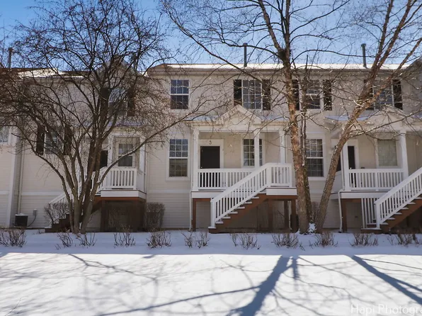 1534 Grand Dr #2013, Dekalb, IL 60115