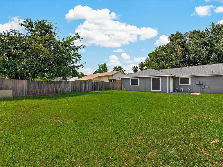 2714 S Brompton Dr — Photo 42
