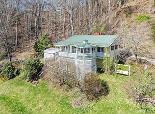 28 Peachy Keene Pl, Waynesville, NC 28785
