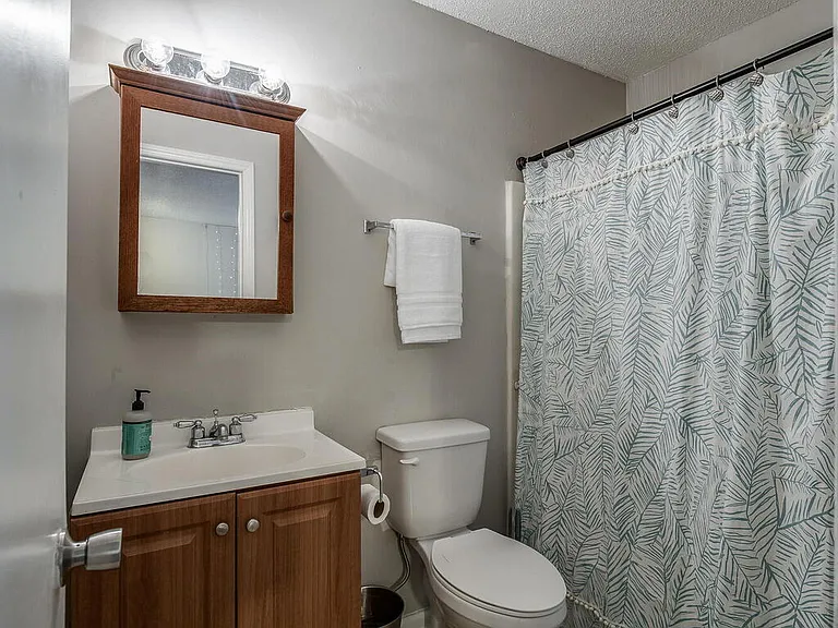 2611 Holton Ave #7 — Photo 27