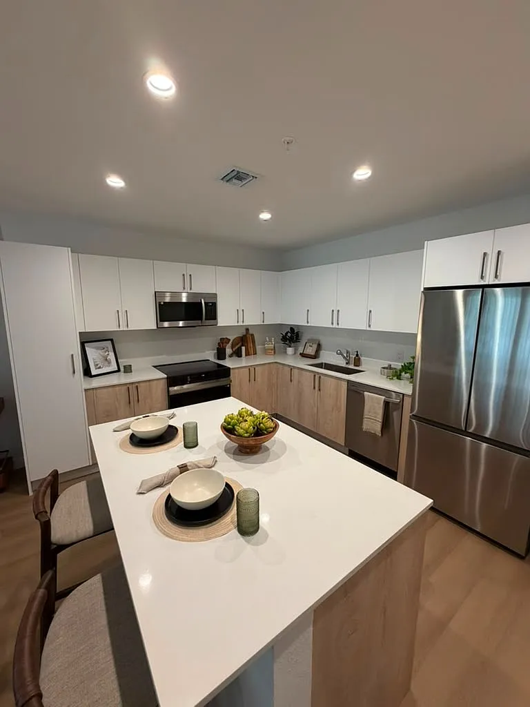 1 bed, 1.0 bath, 788 sqft, $2,300 — Photo 1