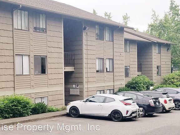 2nd image of 320 Elwood Ct #105