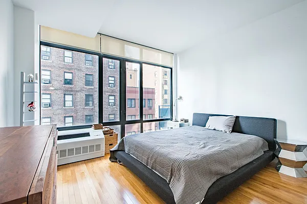 Sold by Voro, LLC | media 8