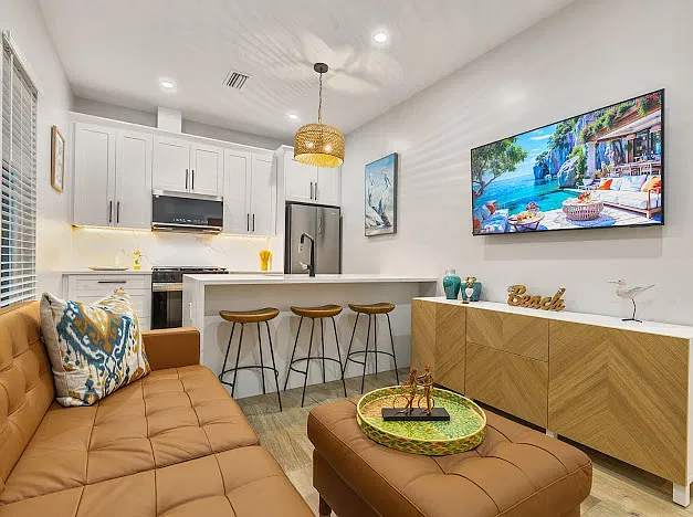 1021 Douglas Ave #1