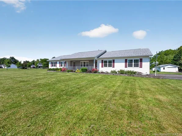 13 Maple St, Petitcodiac, NB E4Z 4M5