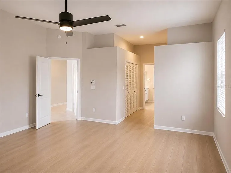 4910 Flagstone Dr — Photo 5
