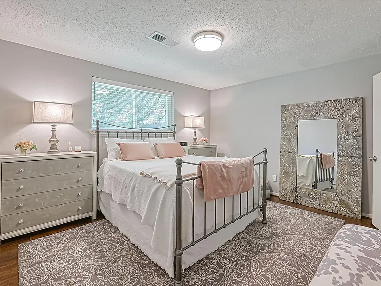 13914 Saint Marys Ln — Photo 24