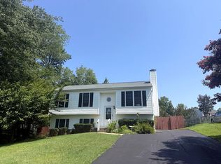11512 Woodland View Dr, Fredericksburg, VA 22407