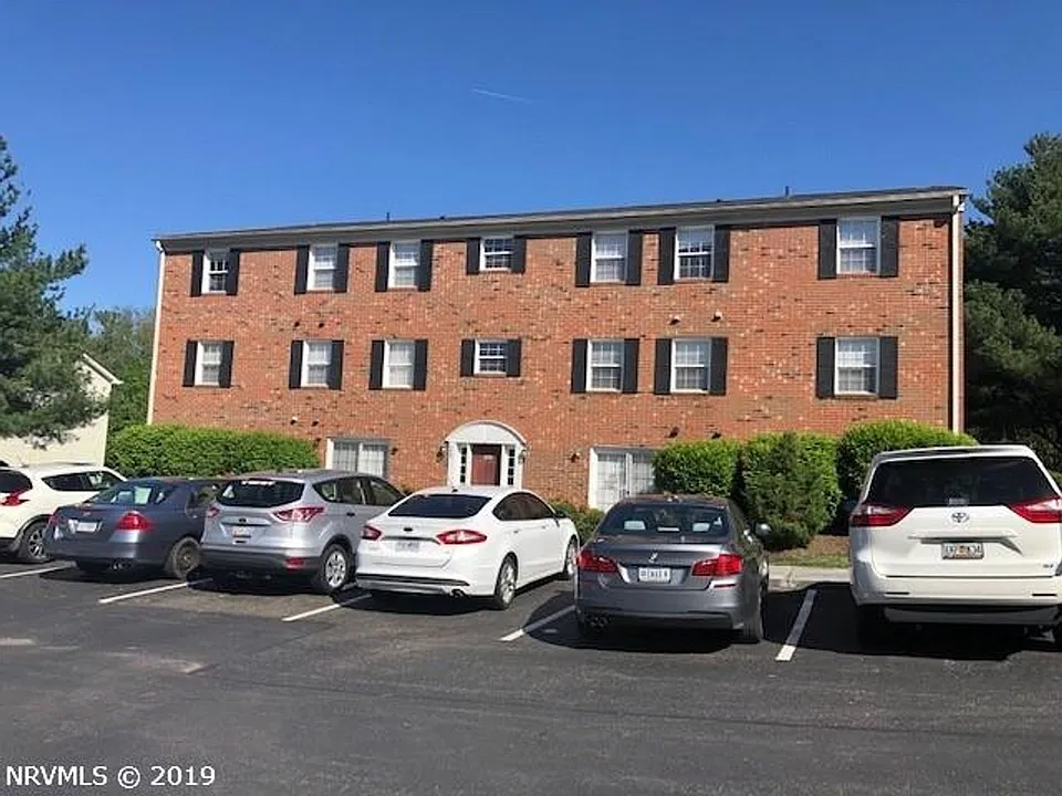 370 New Kent Rd #111
