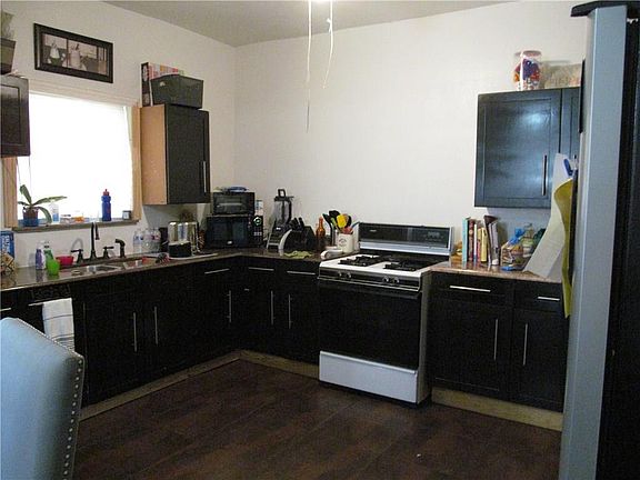 4th image of 412 Martinique Ave