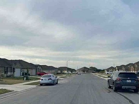 Exterior Neighborhood (street photo)