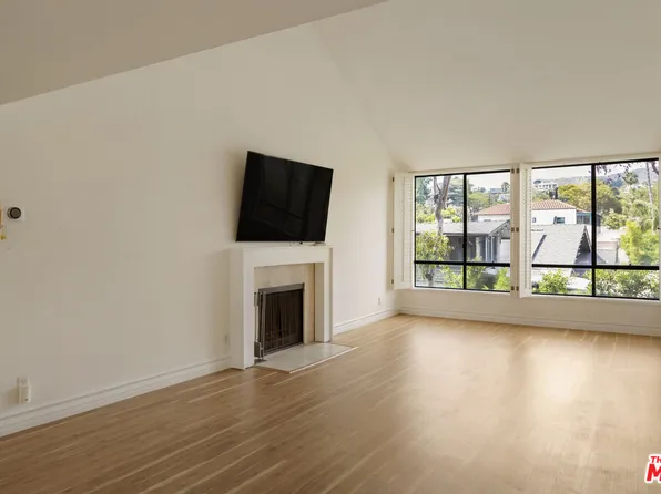 1900 Vine St APT 403, Los Angeles, CA 90068