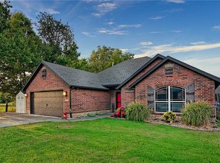 3570 W Lonoke Dr, Fayetteville, AR 72704