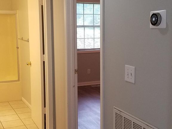 4th image of 408 Northwood Dr #B