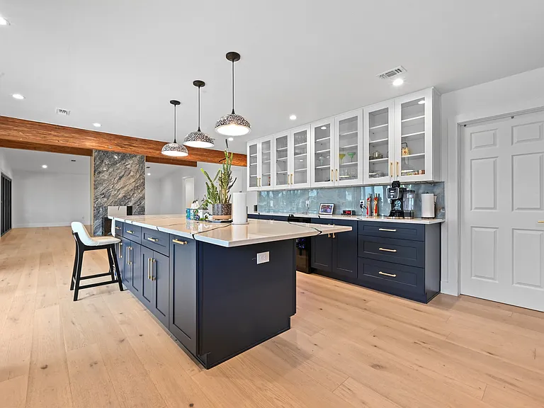 4805 Greystone Dr — Photo 14