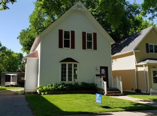 1013 University Ave, Grand Forks, ND 58203