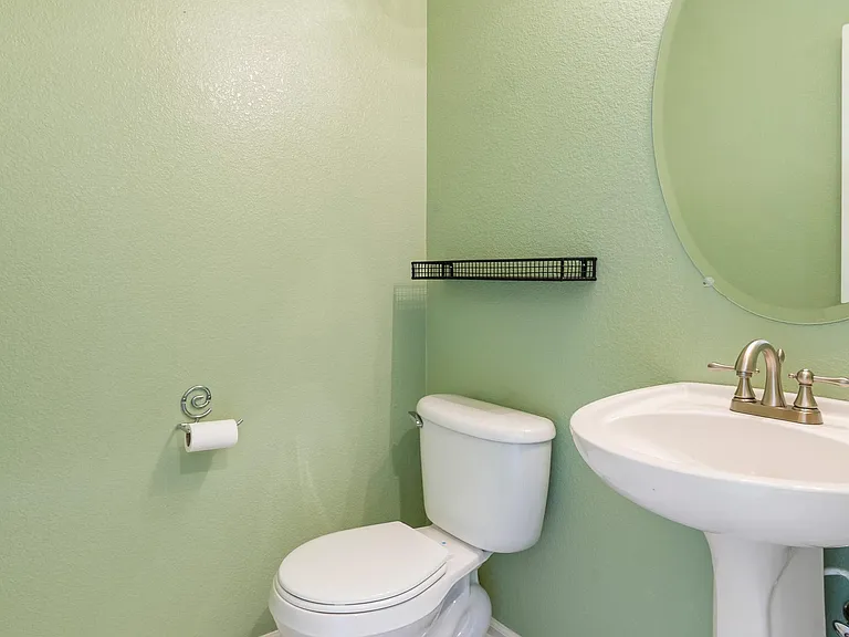 1862 Twin Lakes Cir — Photo 9