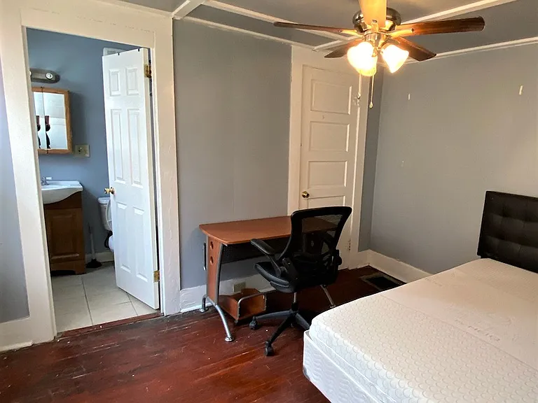 1920 E Genesee St #1 — Photo 12