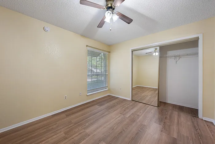 1015 E Yager Ln #41 — Photo 14