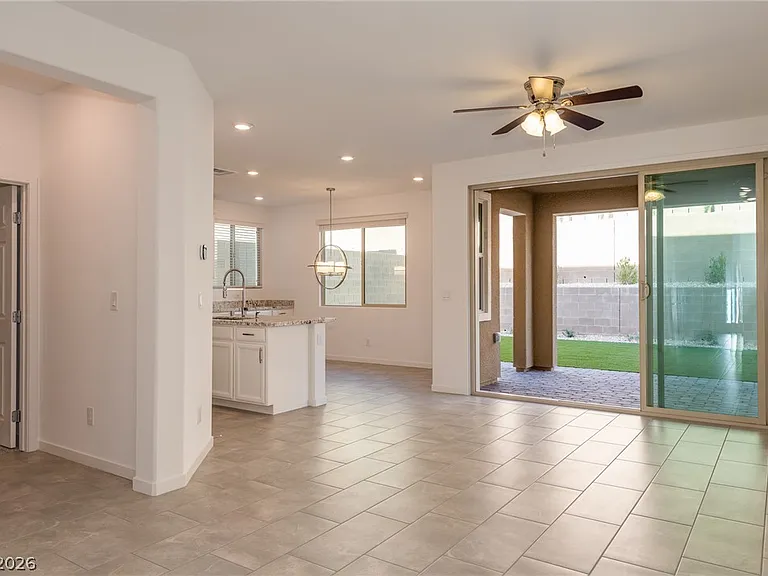 12412 Ocean Tiller Ave — Photo 5