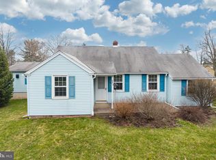 933 Forty Foot Rd, Hatfield, PA 19440