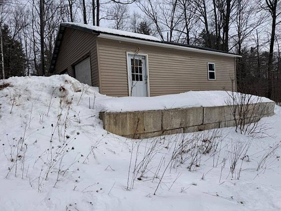 2nd image of 458 West Rd