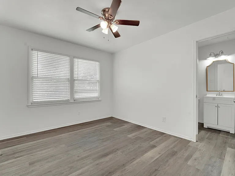 2682 Wasina Dr — Photo 17
