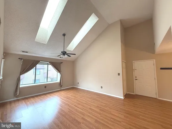 5115C Aberdeen Dr, Mount Laurel, NJ 08054