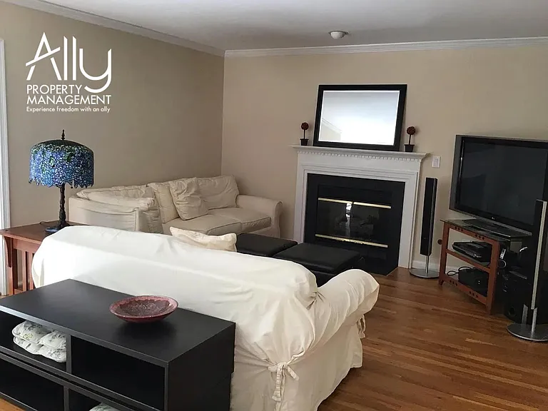 1236 Raintree Dr — Photo 10