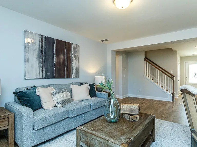 1312 Canary Pepper Dr — Photo 5