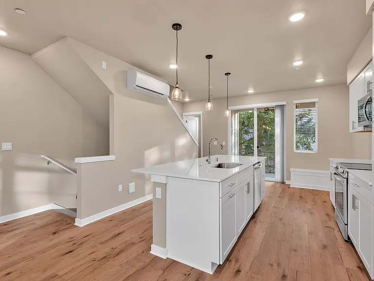 15423 Admiralty Way #E3 — Photo 13